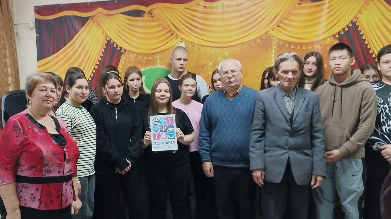 foto-so-studentami-1967827C2-4736-9DDD-2B0E-6539FCCF4084.jpg