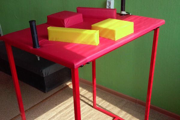 Спортивная зона настольных адаптивных игр