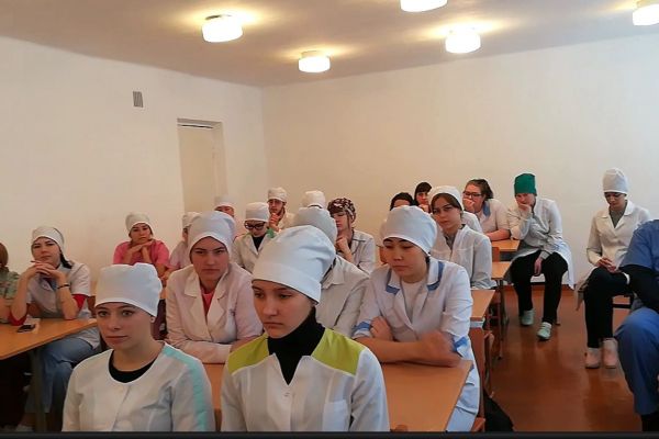Студенты Анжеро-Судженского медицинского колледжа