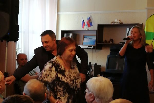 Вокальная группа с клуба «Луч»