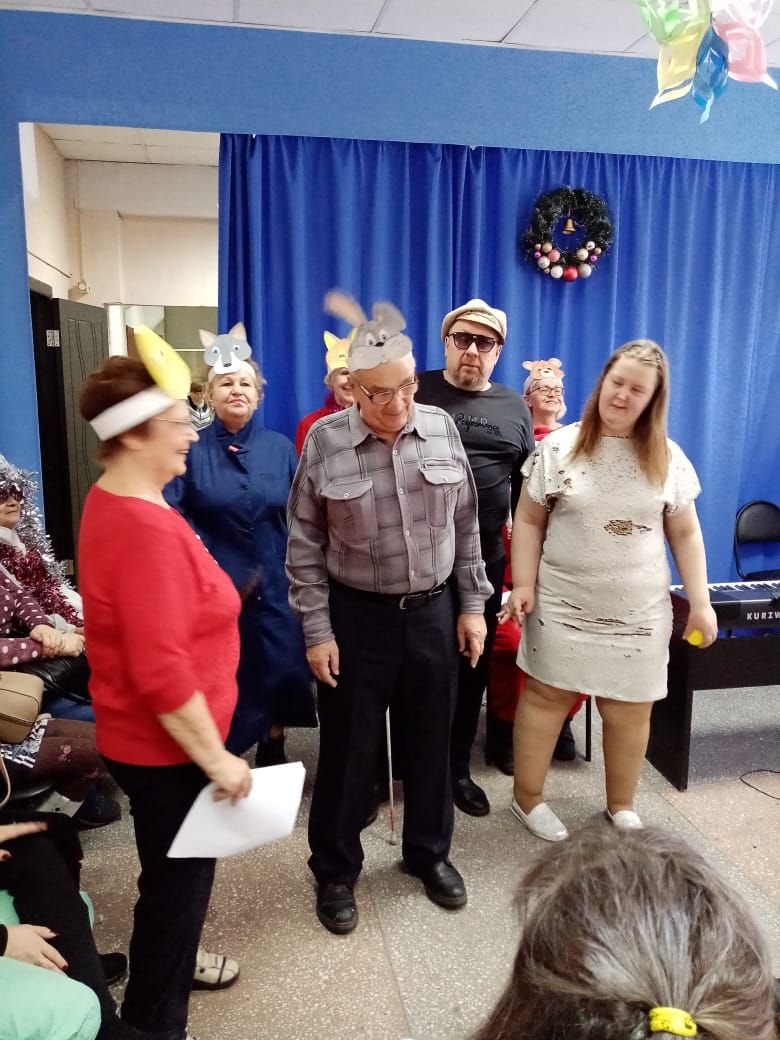 Новогодняя сценка Колобок