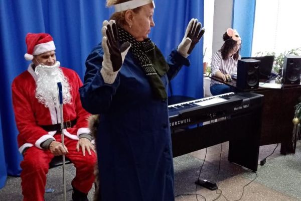 Новогодняя сценка Колобок