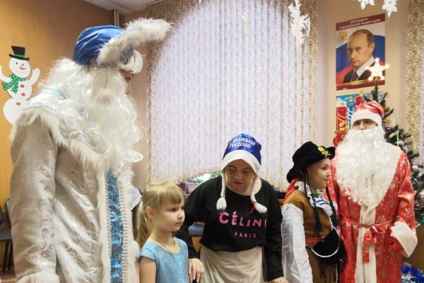 Новогодний утренник для детей 