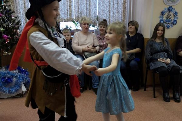 Новогодний утренник для детей 