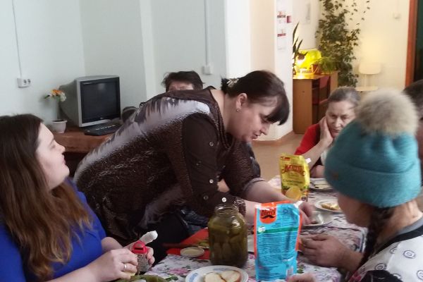 Дружеская рука помощи