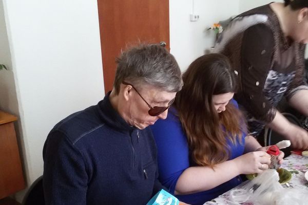 Владимир мажет...