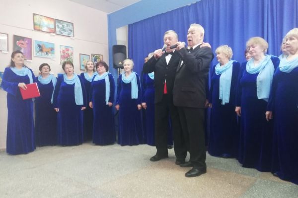 на фото хор 