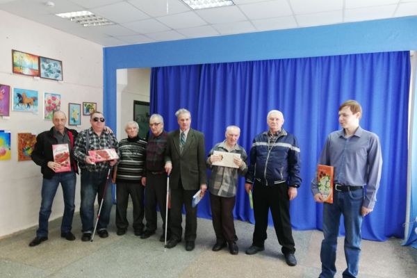 на фото поздравление мужчин