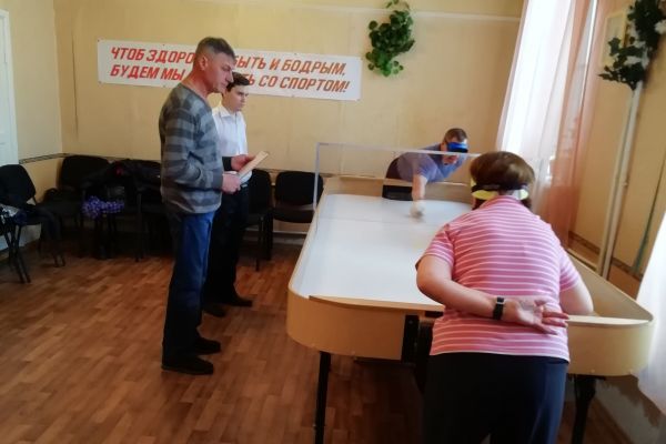 на фото игра Шоудаун 