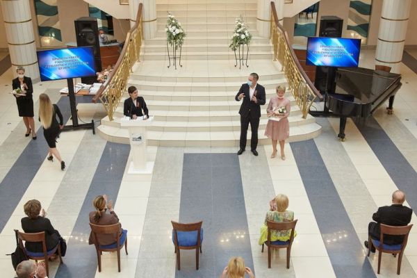 фото с церемонии награждения Даутова И.М. 