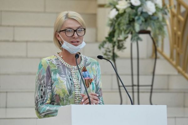 на фото министр культуры Кузбасса - Марина Александровна Евса