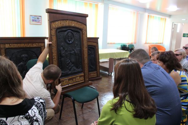 Выставка резных икон «Прикосновенный образ»