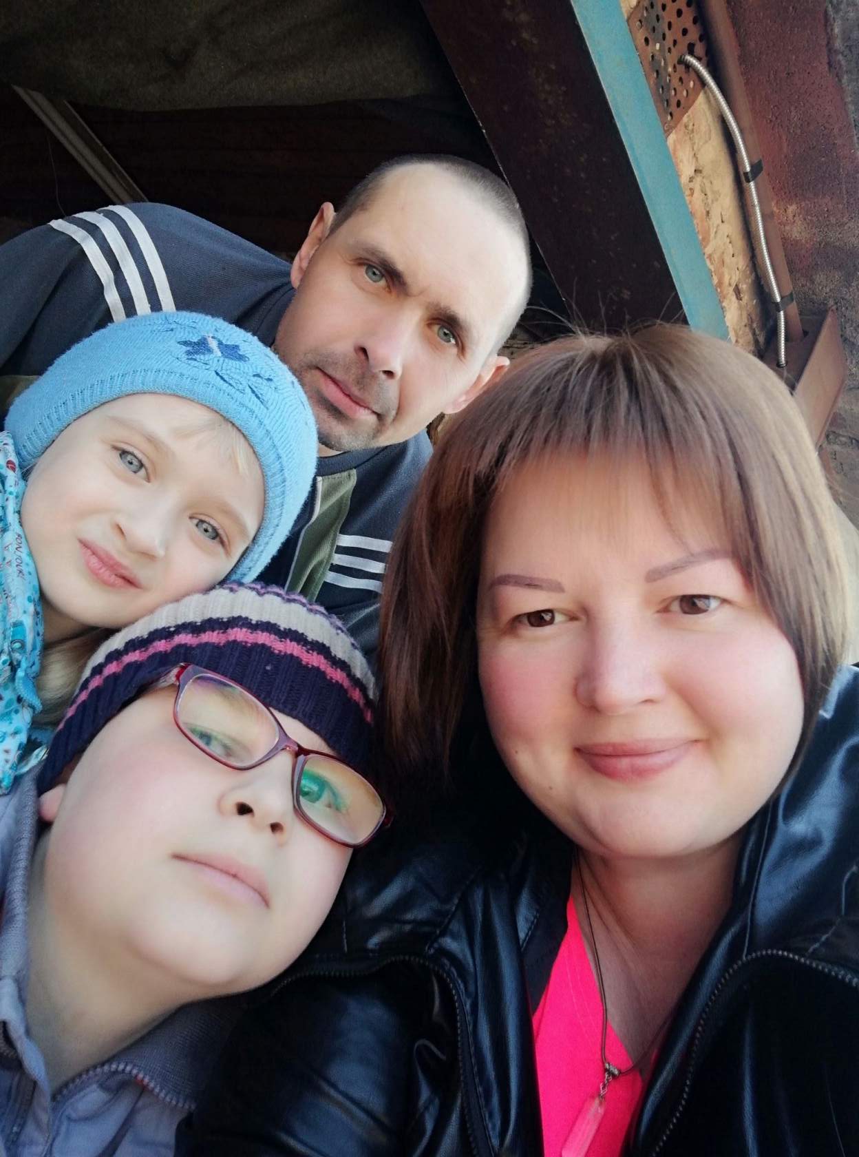 на фото семья Черепановых, г. Новокузнецк