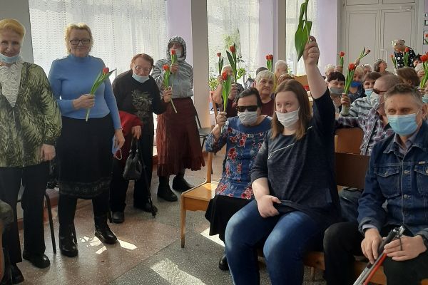 Женщины с тюльпанами