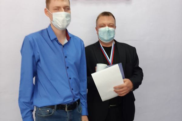 Петров 2 место по шашкам