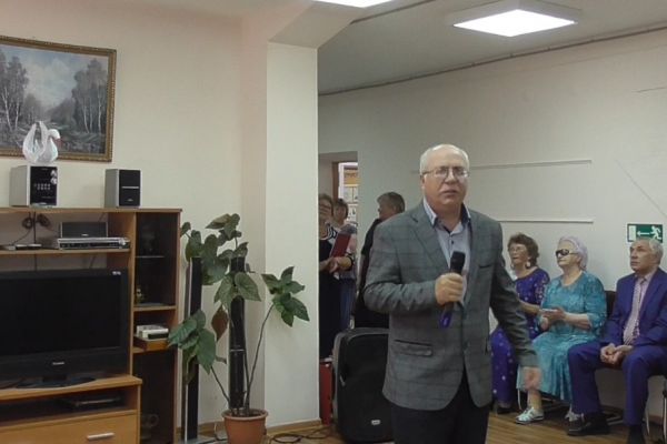 Михаил Тихонов