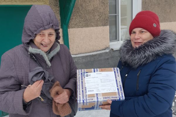 акция по выдаче продуктовых наборов к новогоднему столу