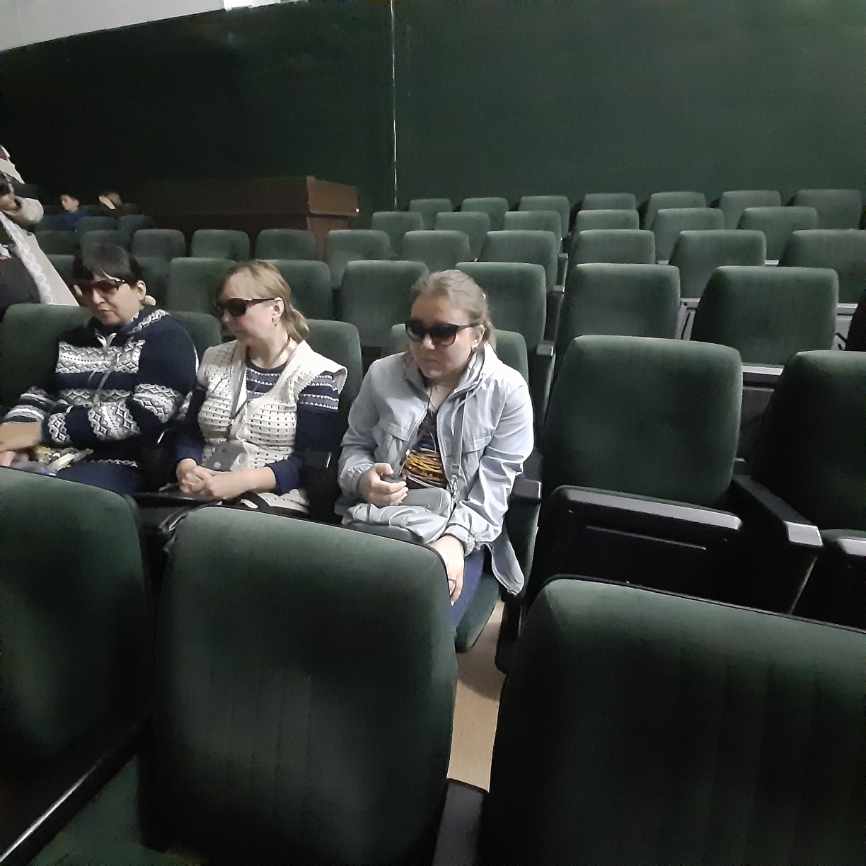 просмотр кинофильма «Нахимовцы» с тифлокомментированием