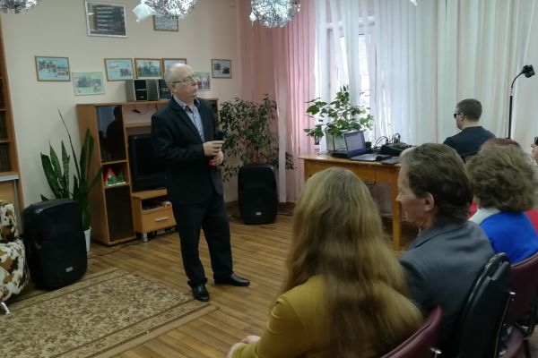 Михаил Тихонов