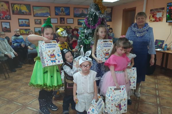 Новогодний праздник для детей и взрослых 