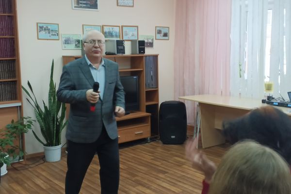 Михаил Тихонов