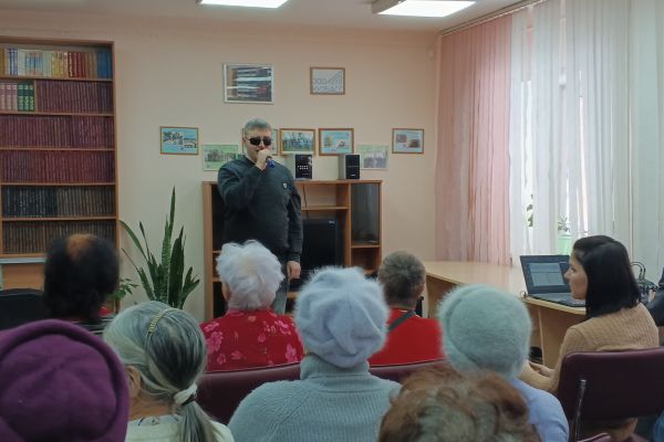 Владислав Леонтьев