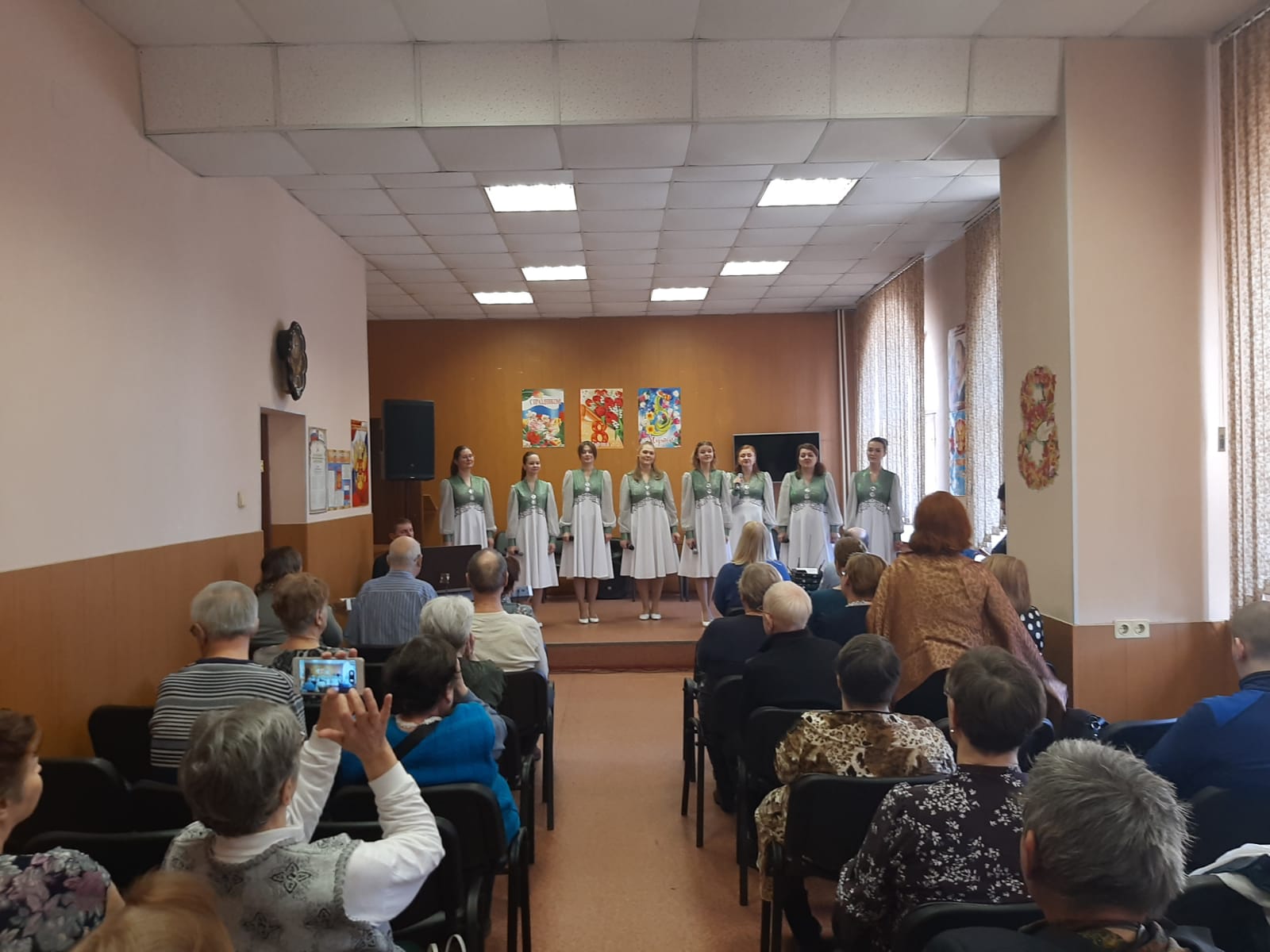 первое заседание клуба любителей театра
