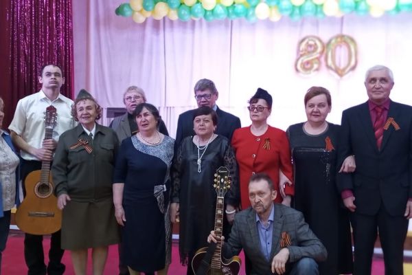prazdnichnyj-kontsert-23CEB2C01-15DA-29B5-290F-1D960195AD94.jpg