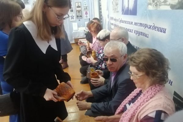 taktilnyj-osmotr-eksponatov29E463BC-F2FA-36AF-DFE1-EC419E780947.jpeg